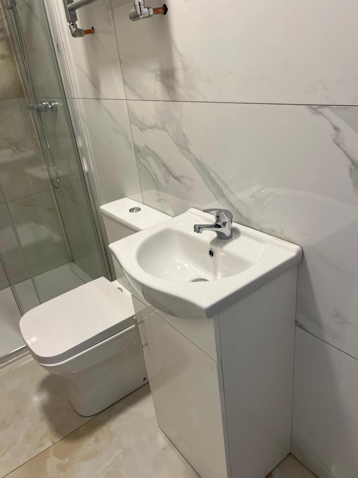 Good Priced Single Rooms In Northolt Екстериор снимка