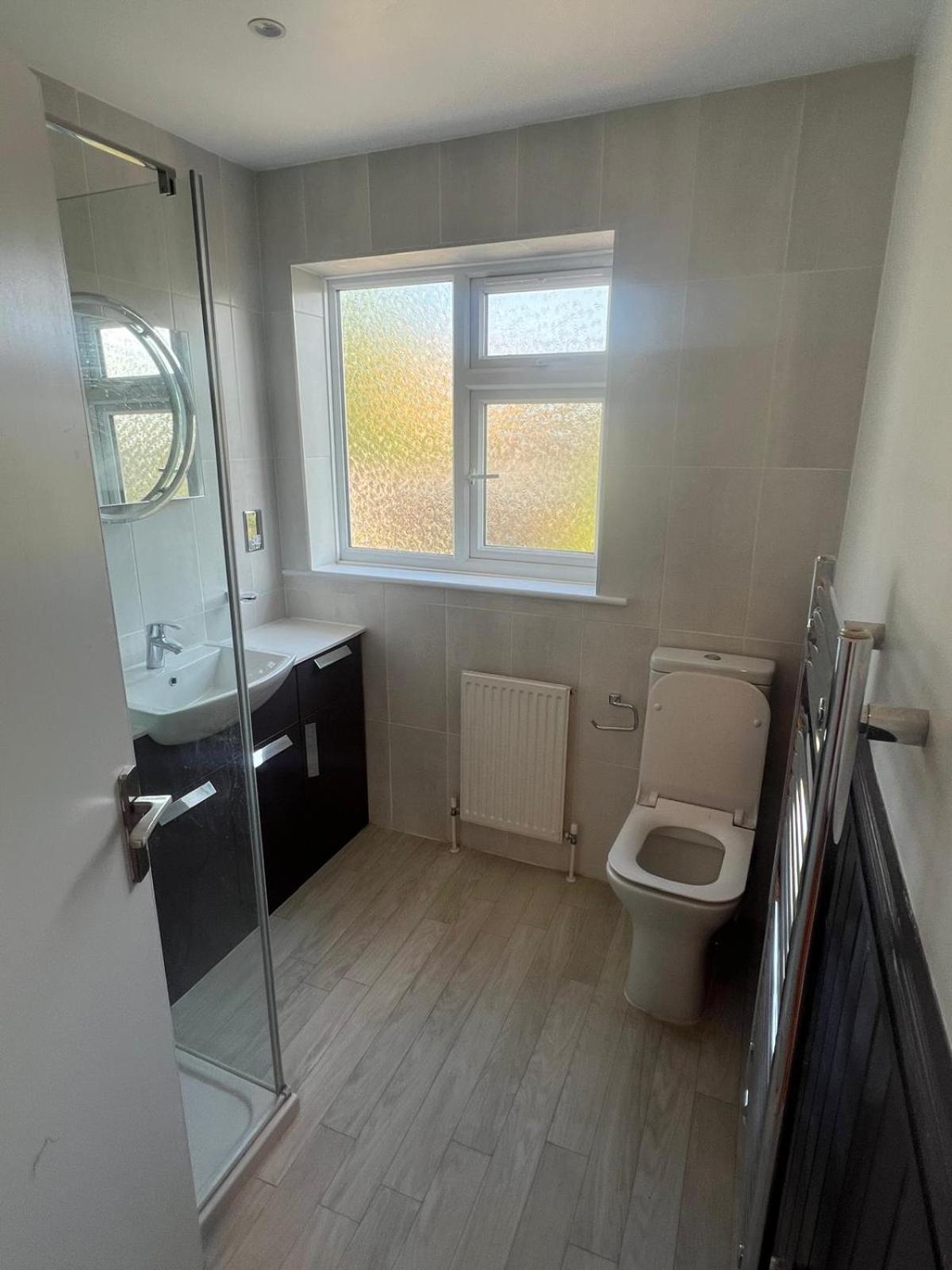 Good Priced Single Rooms In Northolt Екстериор снимка